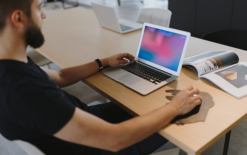 Economia, praticidade e eficiência no seu home office com outsourcing de notebook