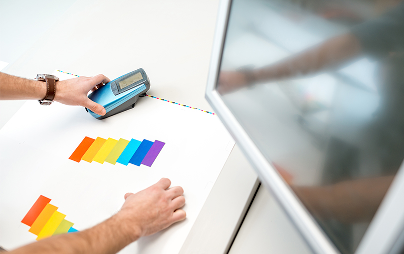 vale a pena investir em material grafico personalizado em itajai - Ainda vale a pena investir em material gráfico personalizado em Itajaí?